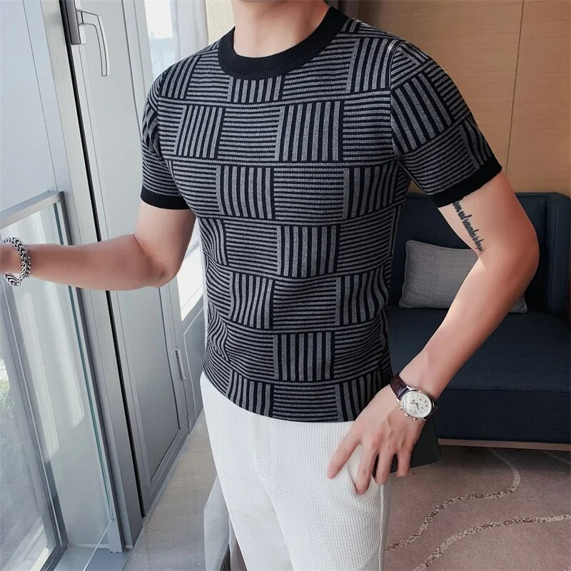 Briti stiilis sügisene O-kaelusega lühikeste varrukatega kampsun Moodne meeste triibuline silmkoeline Slim Fit T-särk Pullovers Sotsiaalne tänavariietus 4XL