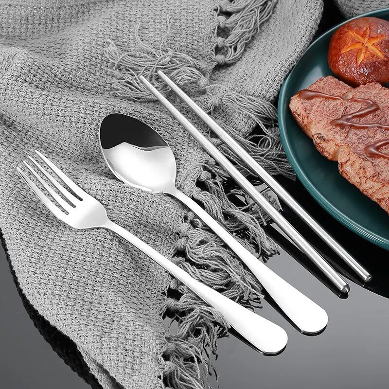 Nerūsējošā tērauda pārnēsājamo galda piederumu komplekts Irbulīši karotes dakša 3 daļīgs āra atkārtoti lietojamu galda piederumu komplekts