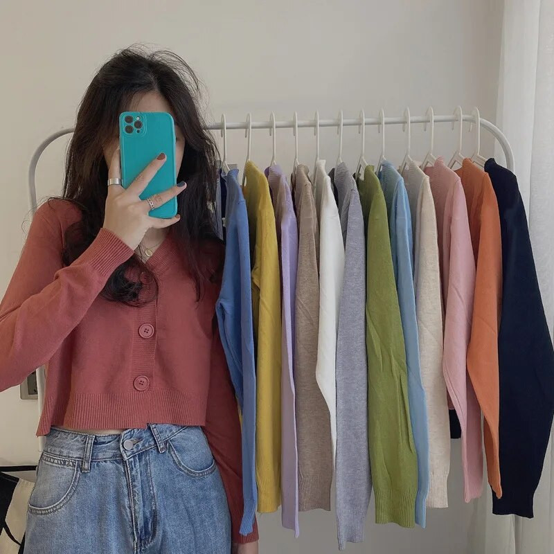 2023. gada rudens pogas ar V-veida kakla izgriezumu, apgriezts džemperis, sieviešu ziemas korejiešu vienkrāsains ar garām piedurknēm, īsi trikotāžas topi balti melni zaļi zili