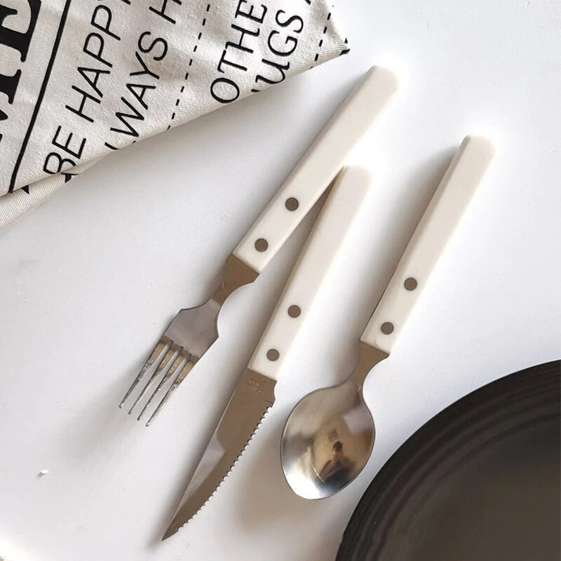 Galda trauku komplekts 3 gab. Nerūsējošā tērauda trauki karote nazis dakša ziloņkaula balts liekšķere steiks virtuve Rietumu galda piederumi mājas trauki