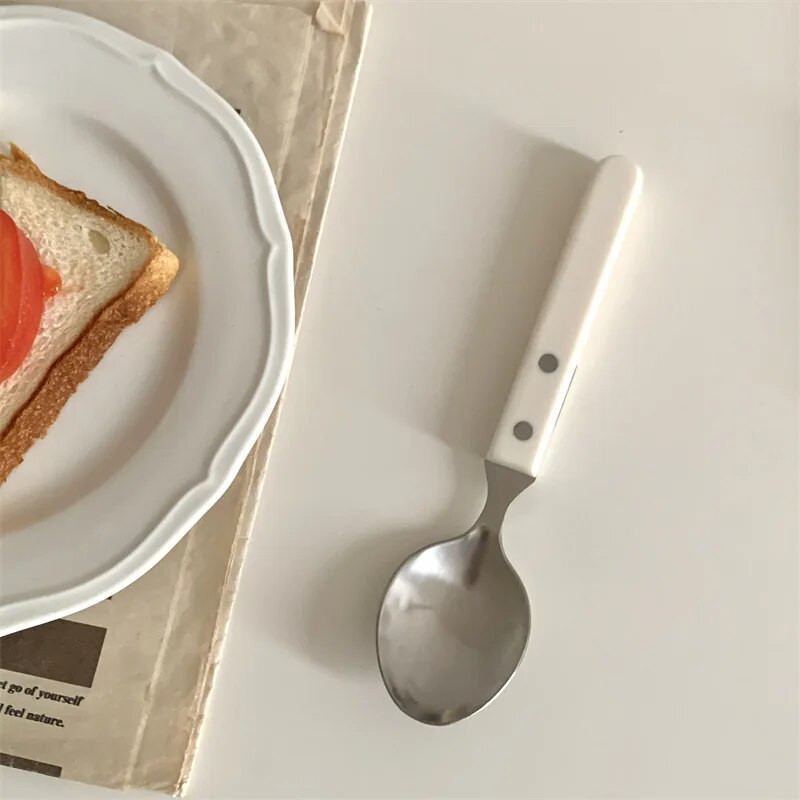 Galda trauku komplekts 3 gab. Nerūsējošā tērauda trauki karote nazis dakša ziloņkaula balts liekšķere steiks virtuve Rietumu galda piederumi mājas trauki