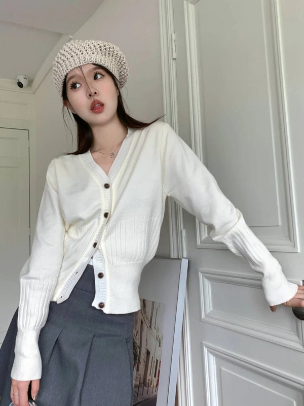 Apgriezti jakas sievietēm, tievi, maigi, vispiemērotākie pavasara vintage V veida kakla izgriezums, mājīgs Harajuku elegants, vienkāršs korejiešu stila biroja sieviešu trikotāža