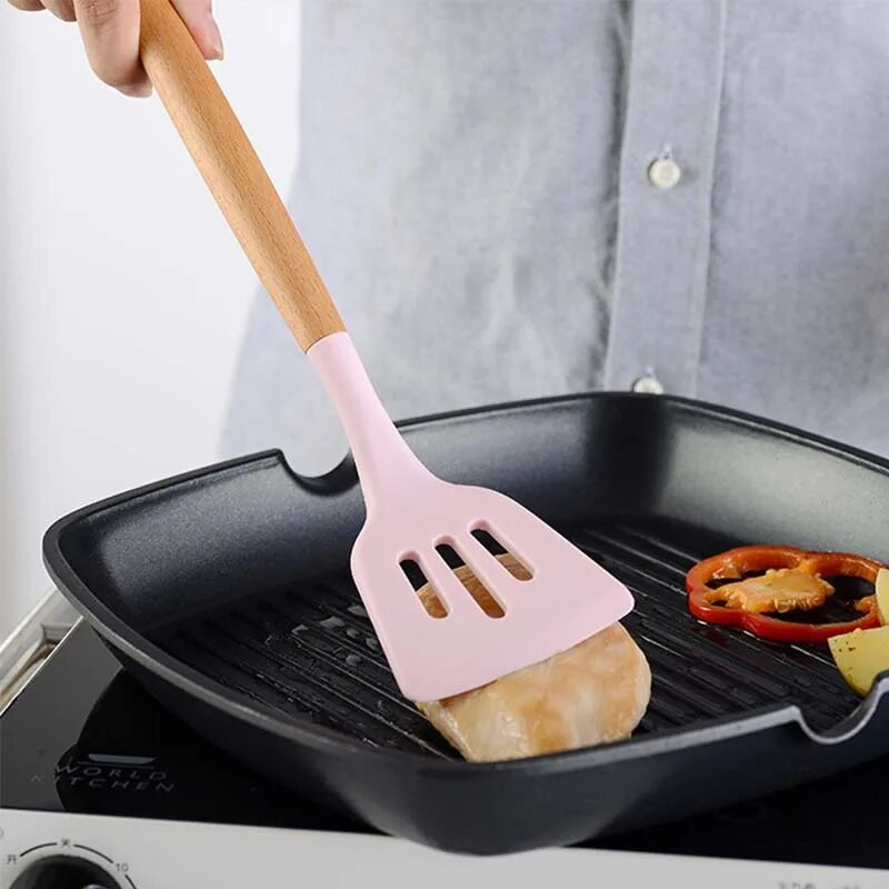 Silikona virtuves piederumu komplekts Nepiedegošs virtuves piederumu komplekts Lāpstiņa Lāpsta zupas karote Koka rokturis Ēdienu gatavošanas rīku komplekts Piederumi