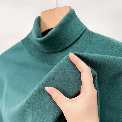 Jauns 2023. gada rudens ziemas 2023. gada vīriešu trikotāžas džemperis ar retro apkakli, kas izgatavots no samta, kas lieliski piemērots slāņošanai