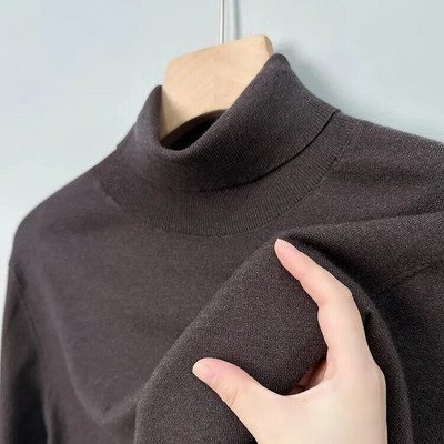 Jauns 2023. gada rudens ziemas 2023. gada vīriešu trikotāžas džemperis ar retro apkakli, kas izgatavots no samta, kas lieliski piemērots slāņošanai