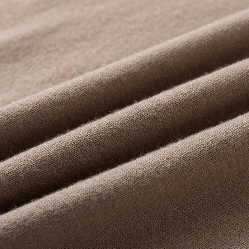 Jauns 2023. gada rudens ziemas 2023. gada vīriešu trikotāžas džemperis ar retro apkakli, kas izgatavots no samta, kas lieliski piemērots slāņošanai