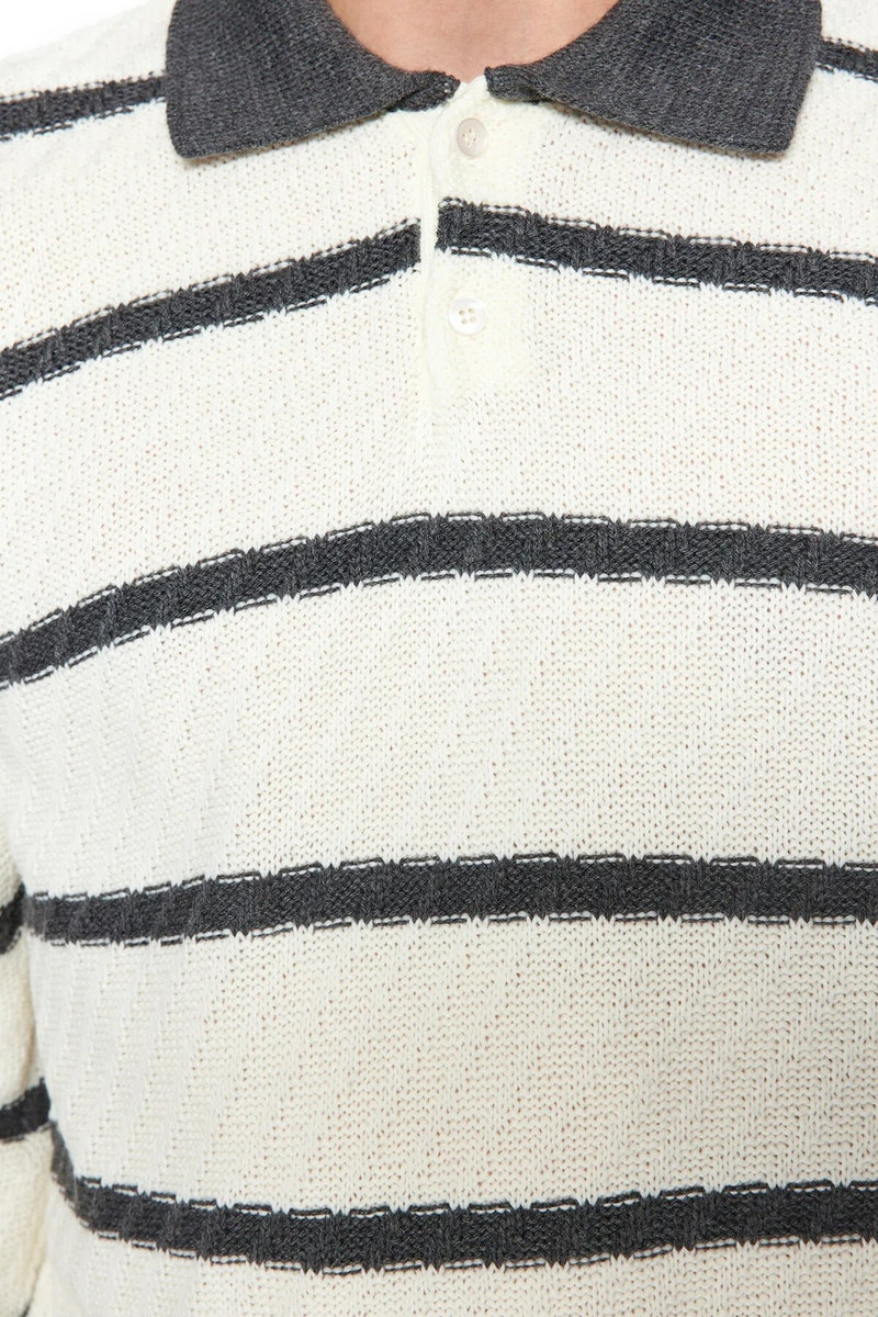 Μακρυμάνικο ανδρικό ριγέ κανονικό πουλόβερ Trendyol