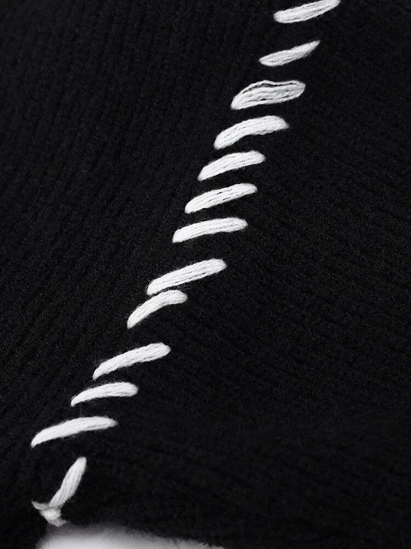 Kontrasta krāsa, trikotāža ar O veida kakla izgriezumu, garām piedurknēm, sieviešu džemperis.