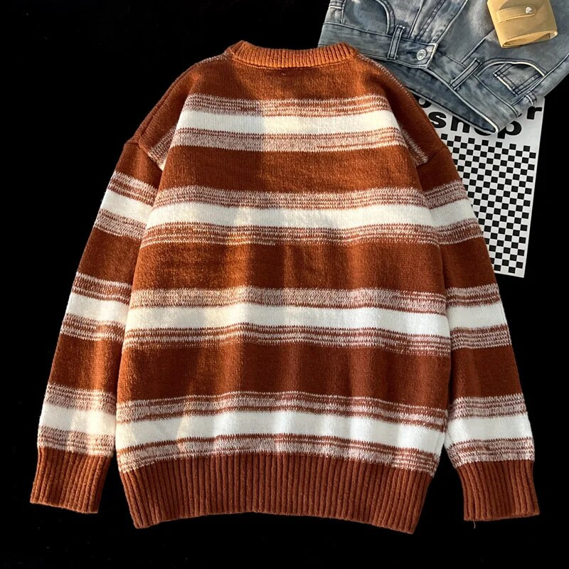 Jauni vīriešu svītraini krāsaini džemperi ar O veida kakla izgriezumu korejiešu modes trikotāžas džemperi Rudens vintage brīvi velkami Homme Y2K apģērbi
