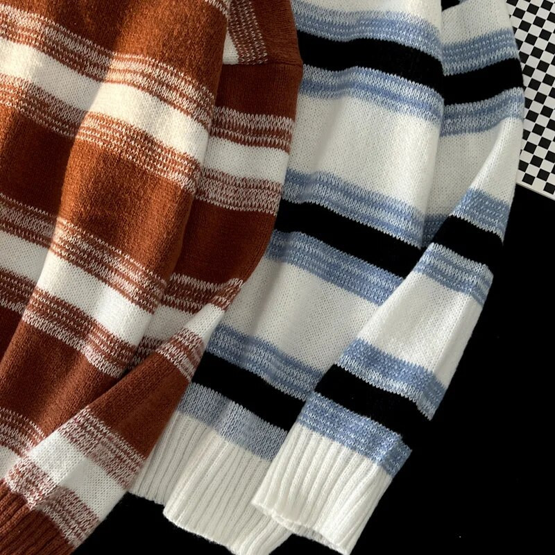 Jauni vīriešu svītraini krāsaini džemperi ar O veida kakla izgriezumu korejiešu modes trikotāžas džemperi Rudens vintage brīvi velkami Homme Y2K apģērbi