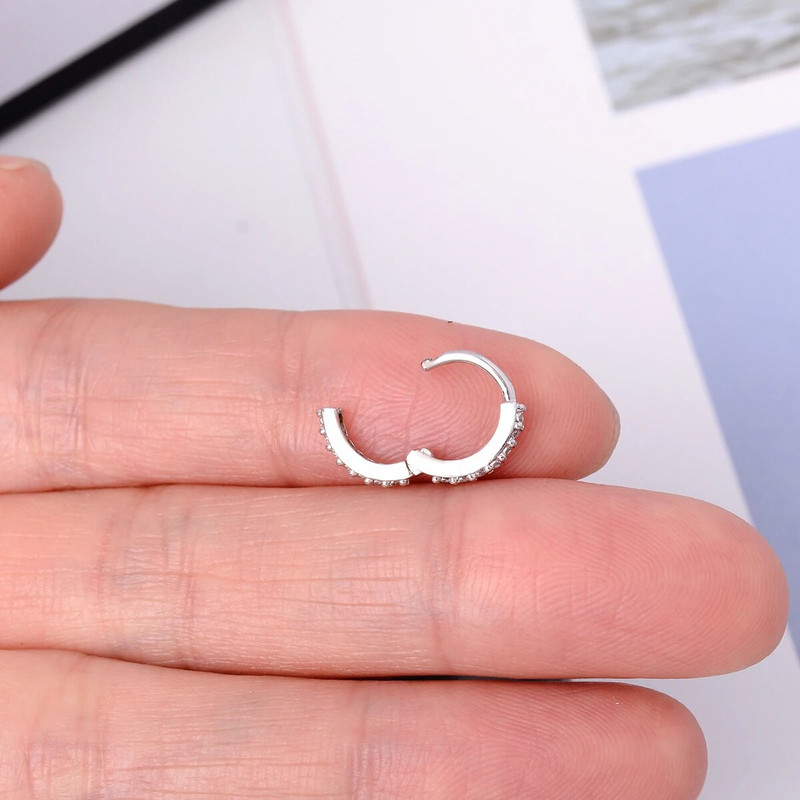 1 gab Modes izsmalcināti kristāla cirkona stīpas auskari sievietēm varavīksnes skrimšļa Helix Tragus auskari ar radzēm ķermeņa pīrsinga rotaslietas