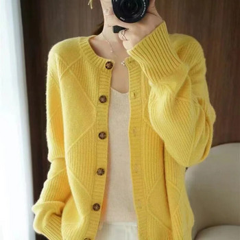 Есенна модна плетена пуловерна жилетка 2023 г. Нова дамска корейска свободна ежедневна едноредна сладка яке Дамско