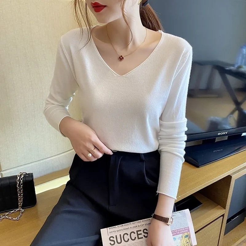 Rudens ziemas sieviešu džemperis 2023. gada korejiešu modes trikotāžas izstrādājumi, silti, garām piedurknēm V veida kakla izgriezuma adīti džemperi, šauri pieguļošs krekls