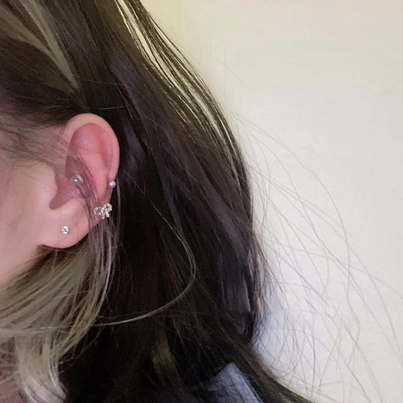 1 gab Pērļu imitācijas skrimšļa auskari nerūsējošā tērauda cirkons priekšgala auss gliemežnīca Helix cieši pieskrūvējama aizmugure Auskaru kniedes pīrsings rotaslietas