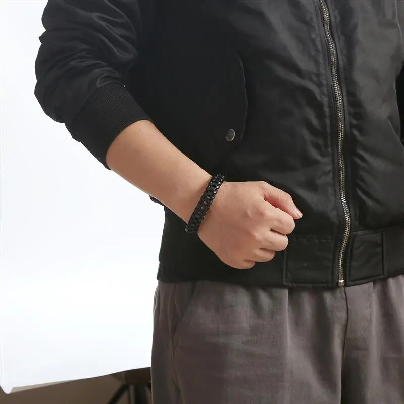 Pītas virves austas melnas ādas vīriešu rokassprādzes panku stila nerūsējošā tērauda rokassprādze draugam šarmam modes rotaslietas dāvanas