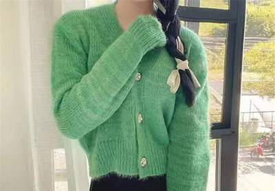 Gradiento V formos kaklelis korėjiečių Sweetheart minkštas, lipnus megztinis, skirtas pavasariui/vasarai, unikalus trumpas megztas megztinis.