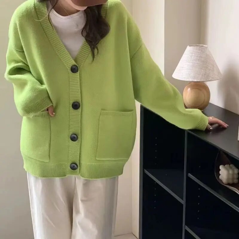 Μόδα Lazy πλεκτή ζακέτα με λαιμόκοψη V Κορεάτικο φθινοπωρινό απαλό στυλ, απαλό κολλώδες, μονόχρωμο πουλόβερ για γυναίκες