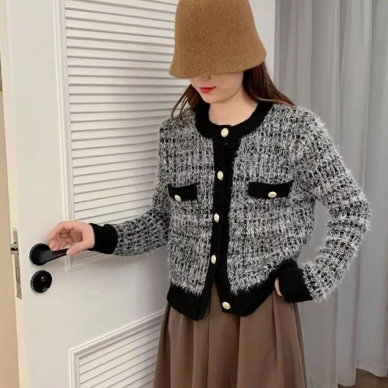 Sieviešu pavasara rudens temperamenta jaukts briljanta zīda trikotāžas jaciņa franču maza smarža ar samazinātu vecumu īsām piedurknēm