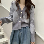 Retro Art Style Lingge V veida kakla īss trikotāžas jaka sievietēm 2023. gada pavasara rudens brīvs modes apģērbs, plāns džemperis