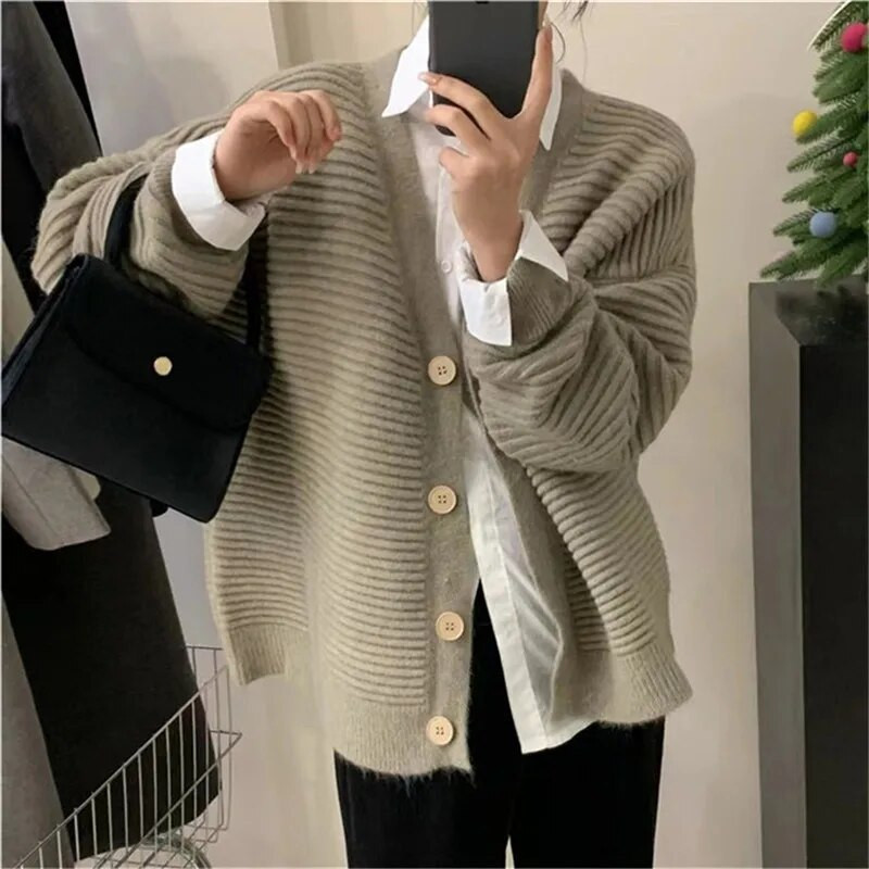 Retro prašmatnūs megzti megztiniai moterims rudens žiemai tinginio stiliaus megztinis paltas V formos iškirpte Mezginiai Viršus mygtukai Moteriški megztiniai