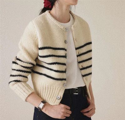 Svītrains retro trikotāžas tops Sieviešu rudens ziemas trikotāžas apģērbiem Jauns jakas mēteļa pogas ar garām piedurknēm džemperis Sieviešu jakas