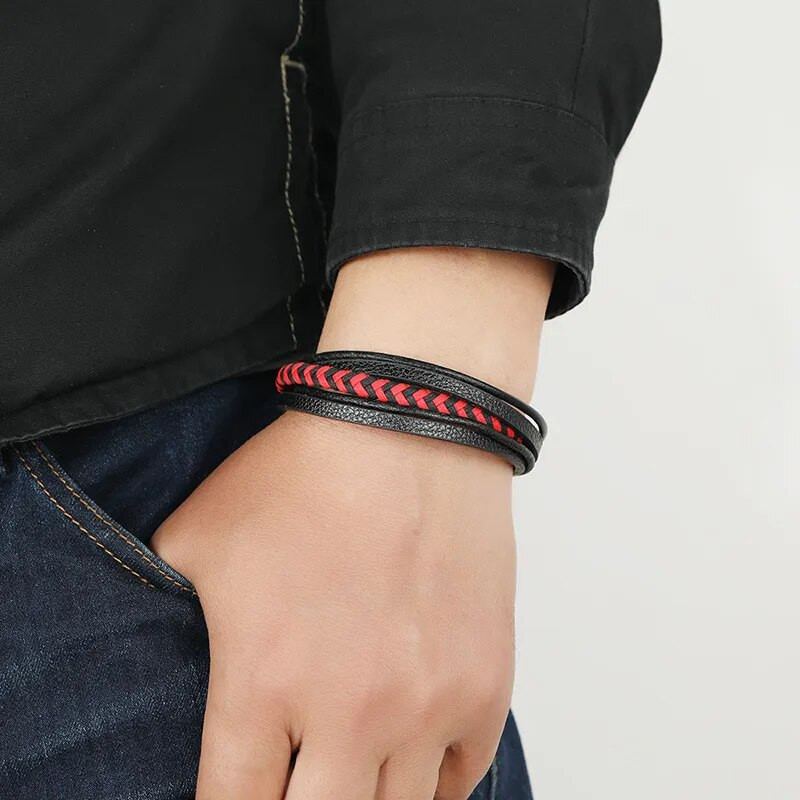 Modyle naujos mados raudonos rankų darbo apyrankės apyrankės Punk vintage odinė apyrankė vyrams vakarėlio aksesuarai Dovana