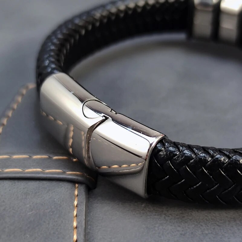 Ανδρικό βραχιόλι Punk Δερμάτινο βραχιόλι Ανοξείδωτο κούμπωμα Μαγνήτης ατμόσφαιρας Μοντέρνο βραχιόλι Brangle Κοσμήματα για άνδρες Πωλήσεις