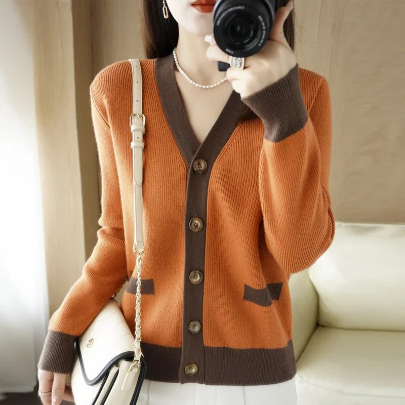 Rudens adīšanas džemperis Sieviešu džemperis Jauns 2023. gads. Sieviešu džemperis ar V veida kakla izgriezumu, ar vienu krūtiņu