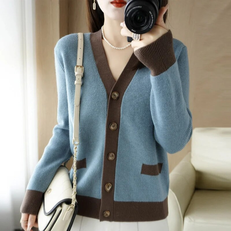 Rudens adīšanas džemperis Sieviešu džemperis Jauns 2023. gads. Sieviešu džemperis ar V veida kakla izgriezumu, ar vienu krūtiņu