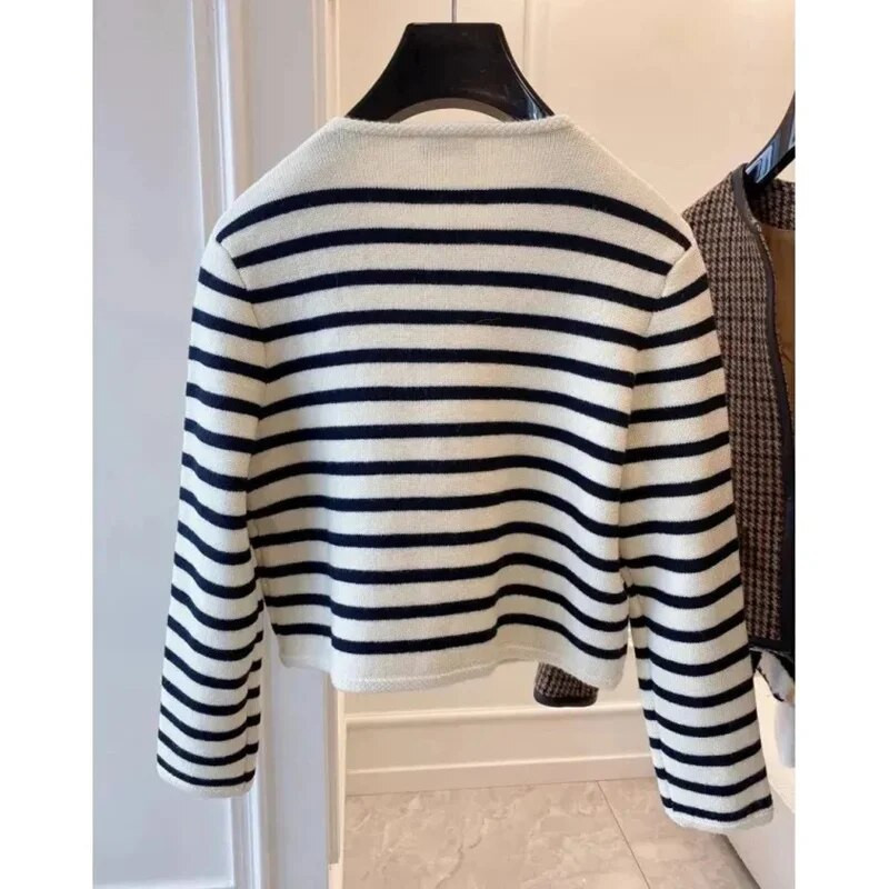 Νέα φθινοπωρινή χειμερινή μακρυμάνικη ρίγες πλεκτή ζακέτα Γυναικεία κοντή κορεάτικη μόδα Φαρδιά casual γυναικεία πουλόβερ πανωφόρια μπλουζάκια