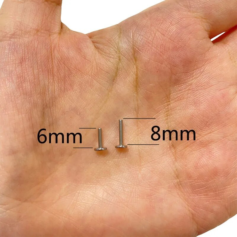 ASTM F136 Titanium EAR PIERC Trīsstūrveida cirkonija oksīds bruģēts augšējais vītņots Labret kniedes Tragus auskari lūpu mēles kniedes pīrsings rotaslietas