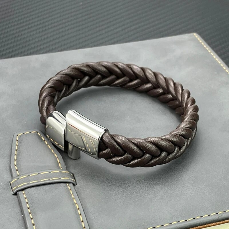 Punk vīriešu pītas ādas rokassprādzes rotaslietas melnas/brūnas/sarkanas/zilas nerūsējošā tērauda magnētiskā aizdare Modes aproces, šarmu rokassprādzes