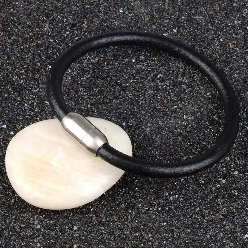 Гривна от гладка естествена кожа с магнитна закопчалка от неръждаема стомана Ръчно изработени мъжки черни гривни Гривни за мъже