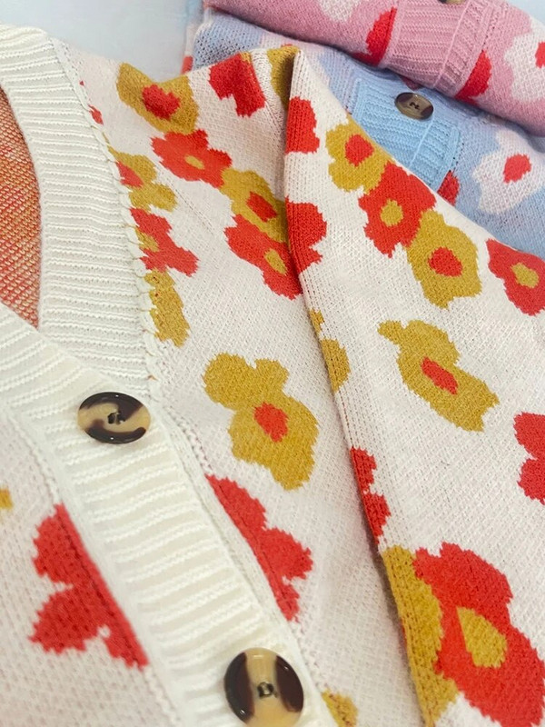 Korejiešu apdrukas jaciņas, īsi mēteļi sievietēm, brīvi džemperi, jakas Jauki V veida kakla izgriezums, trikotāžas, garās piedurknes, jauni trikotāžas topi