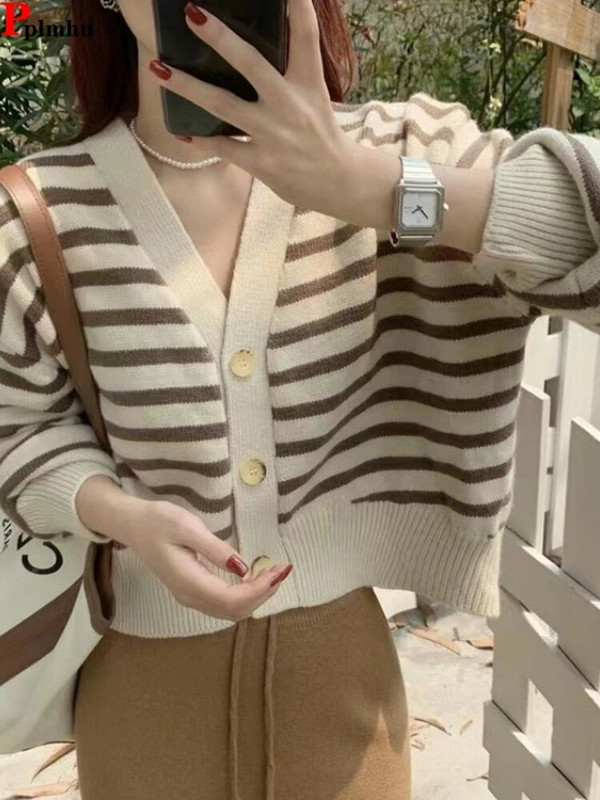 Utcai ruházat Csíkos kötött kardigán rövid dzsekik Női koreai laza pulóverek Gilet Alkalmi V-nyakú kötöttáru Kabátok Új Malhas felsők