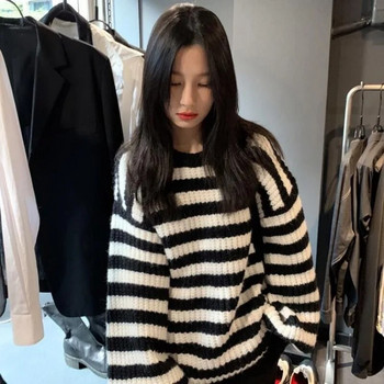 Ριγέ γυναικείο πουλόβερ Υπερμεγέθη χειμερινά πουλόβερ Κορεατικά vintage πλεκτά γυναικεία πουλόβερ με λαιμόκοψη Πλεκτά Top Pull Femme Ρούχα 2023
