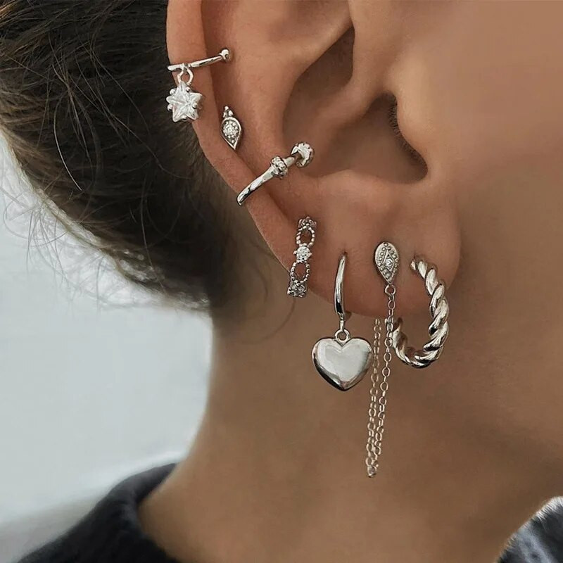 Retro Chic Ins Heart Chain Pušķu auskars Ausu pīrsings sievietēm Helix Lobe Circon Ausu skrimšļa auskars ķermeņa pīrsings Rotaslietas