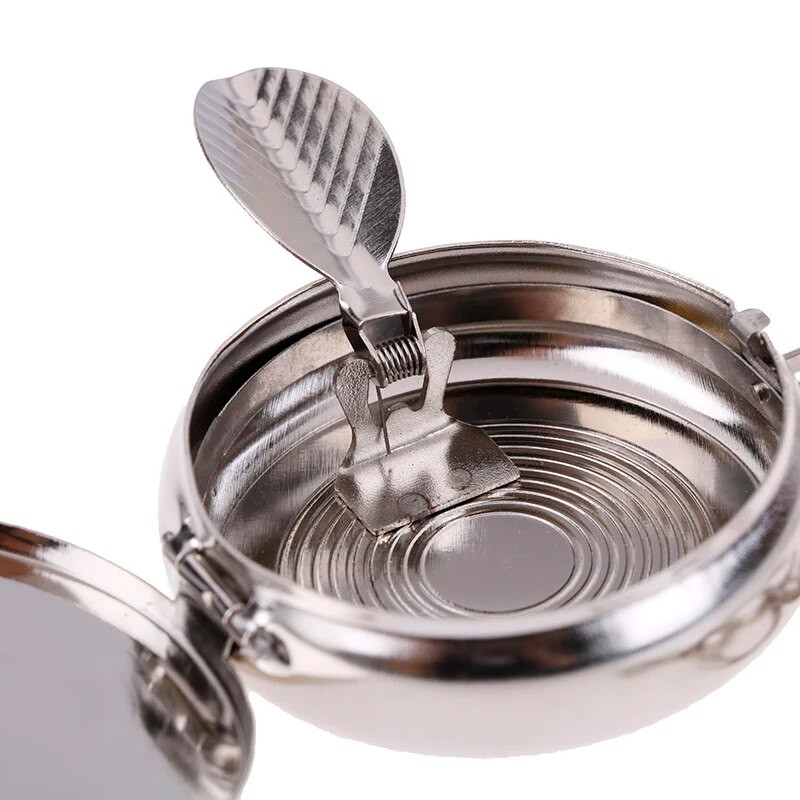 1 gab. Nerūsējošā tērauda pārnēsājams mini pelnu trauks ar atslēgu piekariņu un cigarešu kabatas pelnu trauku / transportlīdzekļa cigarešu pelnu trauka izlases stili