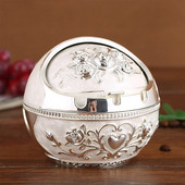 Neperpučiama nuo vėjo peleninė su atverčiamu dangteliu Vintage nuo vėjo nepraleidžianti peleninė, apsauganti nuo kritimo nešiojamų cigarečių peleninė Prabangi dovana moterims, rūkantiems vyrams