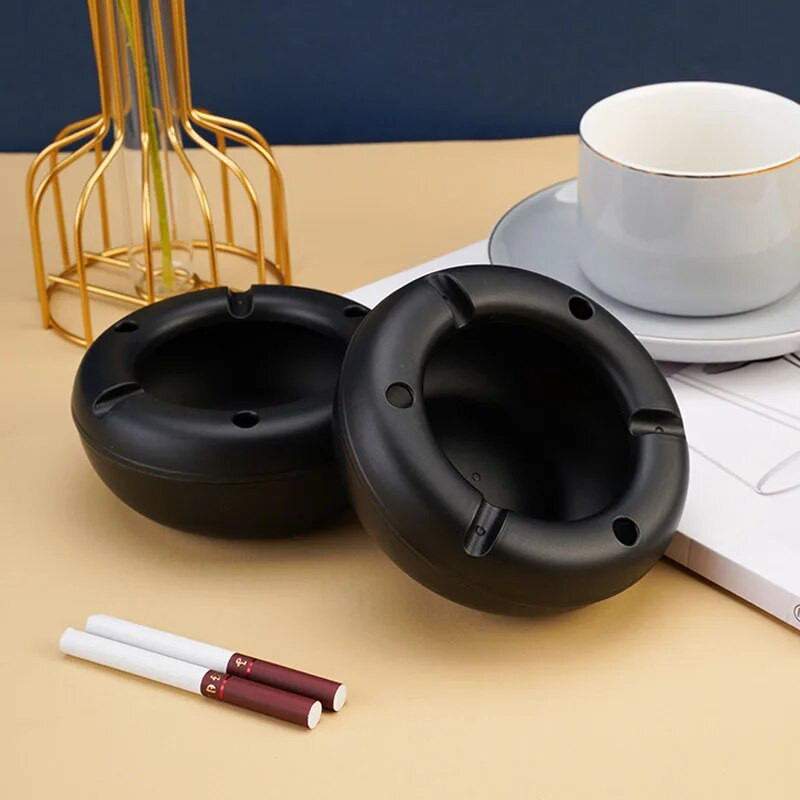 Jauns radošs vēja necaurlaidīgs apaļš pelnu trauks Videi draudzīgas pārnēsājamas automašīnas mājas dūmiem piederums karstumizturīgs pelnu trauks Ērta plastmasa