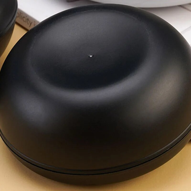 Jauns radošs vēja necaurlaidīgs apaļš pelnu trauks Videi draudzīgas pārnēsājamas automašīnas mājas dūmiem piederums karstumizturīgs pelnu trauks Ērta plastmasa