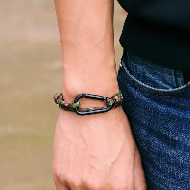 Āra piedzīvojumu alpīnisma rokassprādze vīriešiem roku darbs, regulējama Paracord rokassprādze, melna karabīne vīriešu panku rotaslietas Pulsera