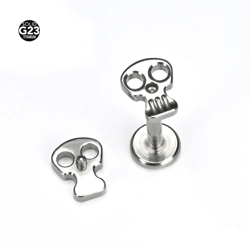 1 tk F136 titaanist meeste ehted kõrvarõngad trukid retrostiilis gooti pealuu piraat pealuu mootorratas titaanist terasest kõrvarõnga keha Pi