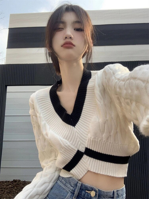 Deeptown korejiešu modes svītrains apgriezts džemperis Sieviešu Harajuku Retro liela izmēra džemperis Kpop V veida kakla izgriezums, ikdienas trikotāža Y2K augšējā grunge