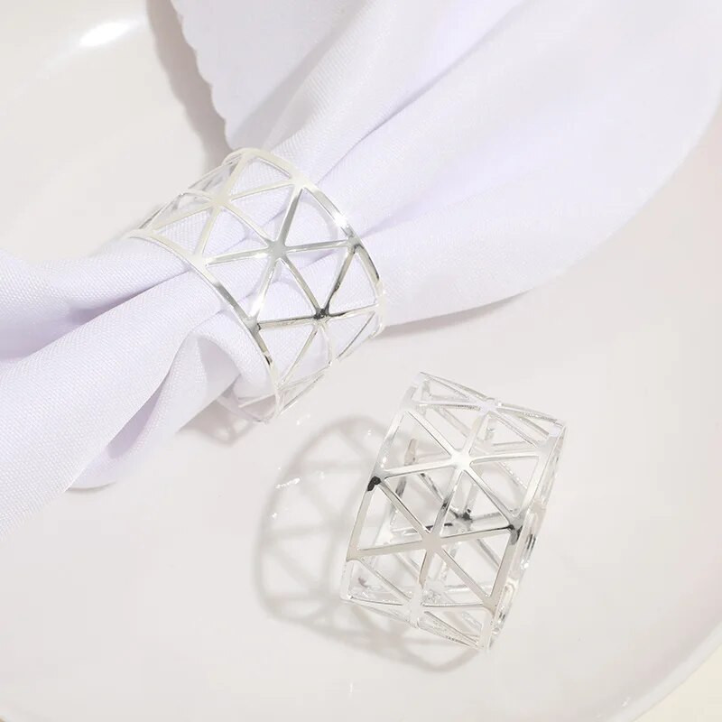 4 gab. Metāla pārklājuma dobas salvešu sprādzes, zelta sudraba salvešu gredzeni, kāzu pasākumu dekoru amatniecības turētājs, ar rokām darināti ballīšu piederumi