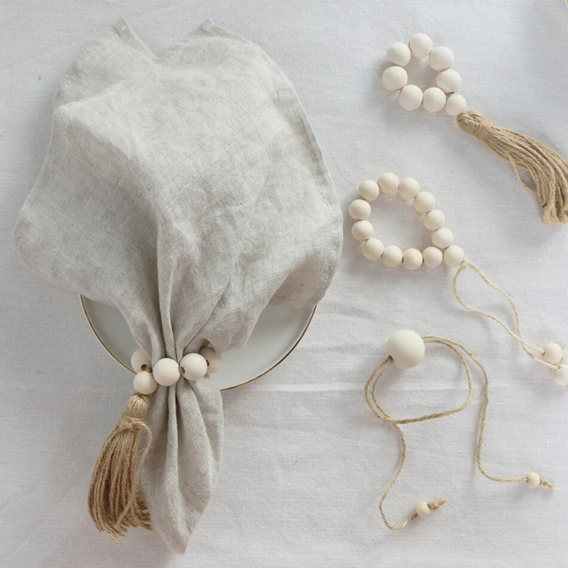 4GB ar rokām darināts dabīgā koka krelles salvešu gredzenu turētājs ar pušķiem, lauku stila lauku mājas vītnes piekarināšana pie sienas, kāzu mājas galda dekors