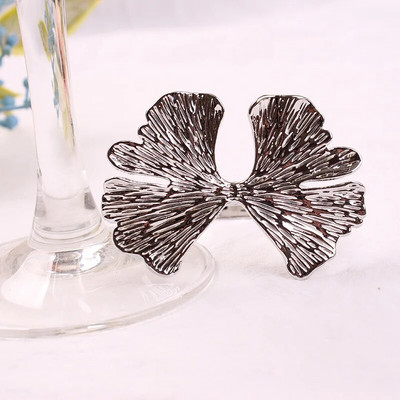 4 tk metallist salvrätikulukk, hõbedase kullaga pulmakaunistusega salvrätikusõrmus, festivaliõhtusöögipidude söögilaua piduliku pidusöögi jaoks