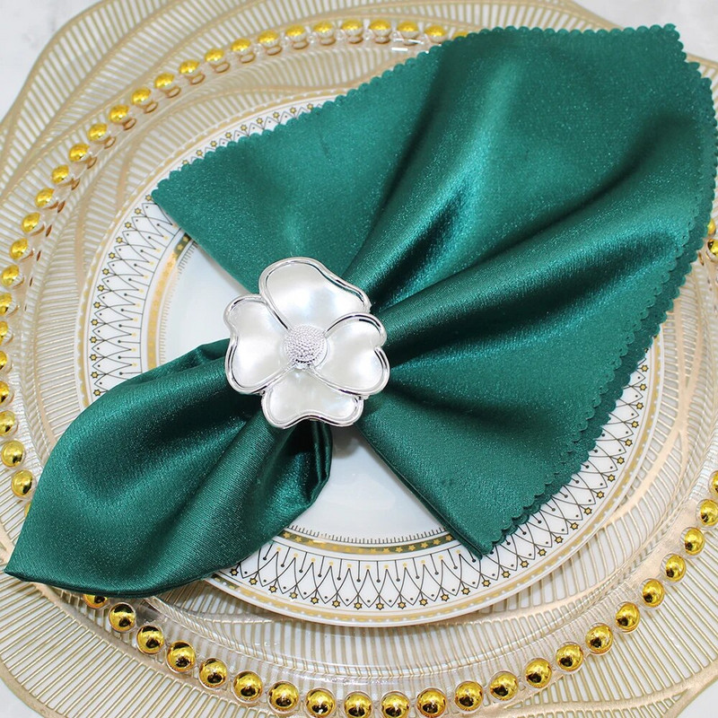 12Gb Zaļu ziedu salvešu gredzeni Valentīna diena viltotu rožu salvešu turētājs Gredzeni Galda rotājumi Kāzu ballīte Mājas dekors HWF05