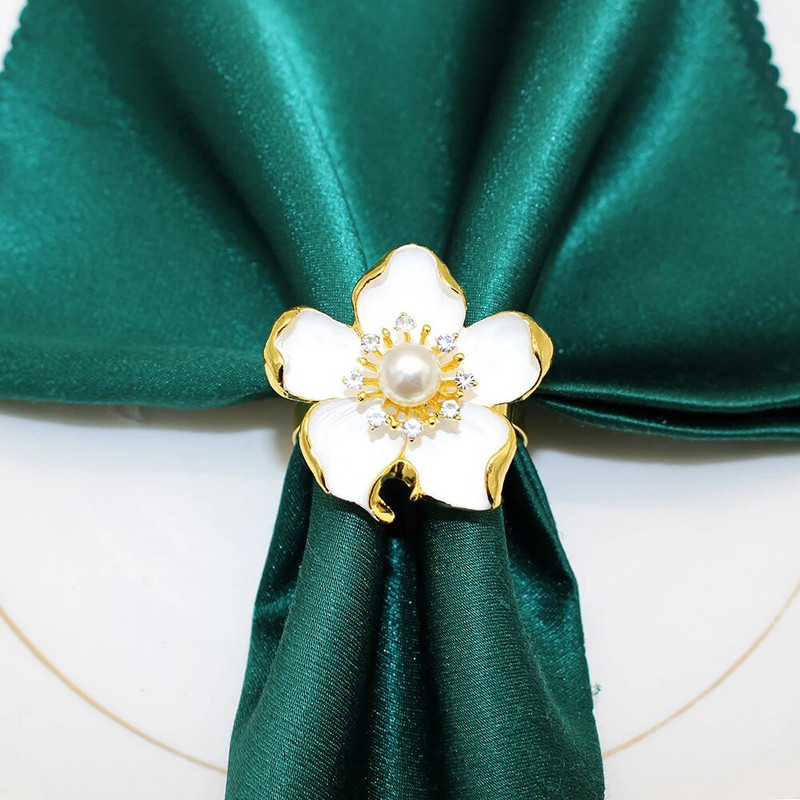 6Gb Pērļu ziedu salvešu gredzeni Balta ziedu salvešu sprādze kāzu līgavas dušai brīvdienu dzimšanas dienas svinību galda noformējums HWF63