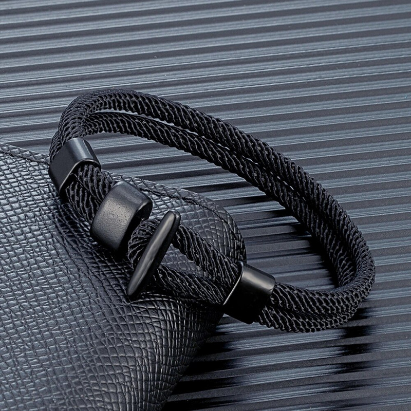 MKENDN modes vīriešu sieviešu matētas melnas rokassprādzes ar vieglu āķi, divšķiedru jūras izdzīvošanas virves rokassprādze pārim minimālisma dāvanas